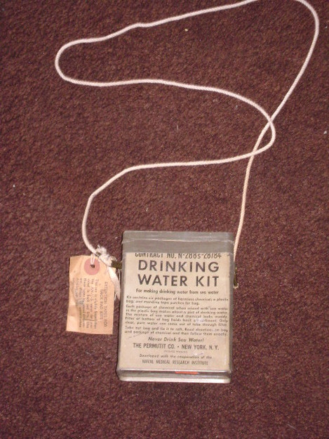 WWII U.S. Navy Drinking water Kit (empty)